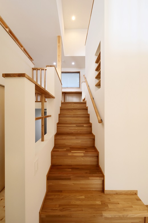 6D90R2051Stair.jpg